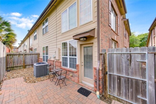 Building Photo - 1243 Glenwood Canyon Ln