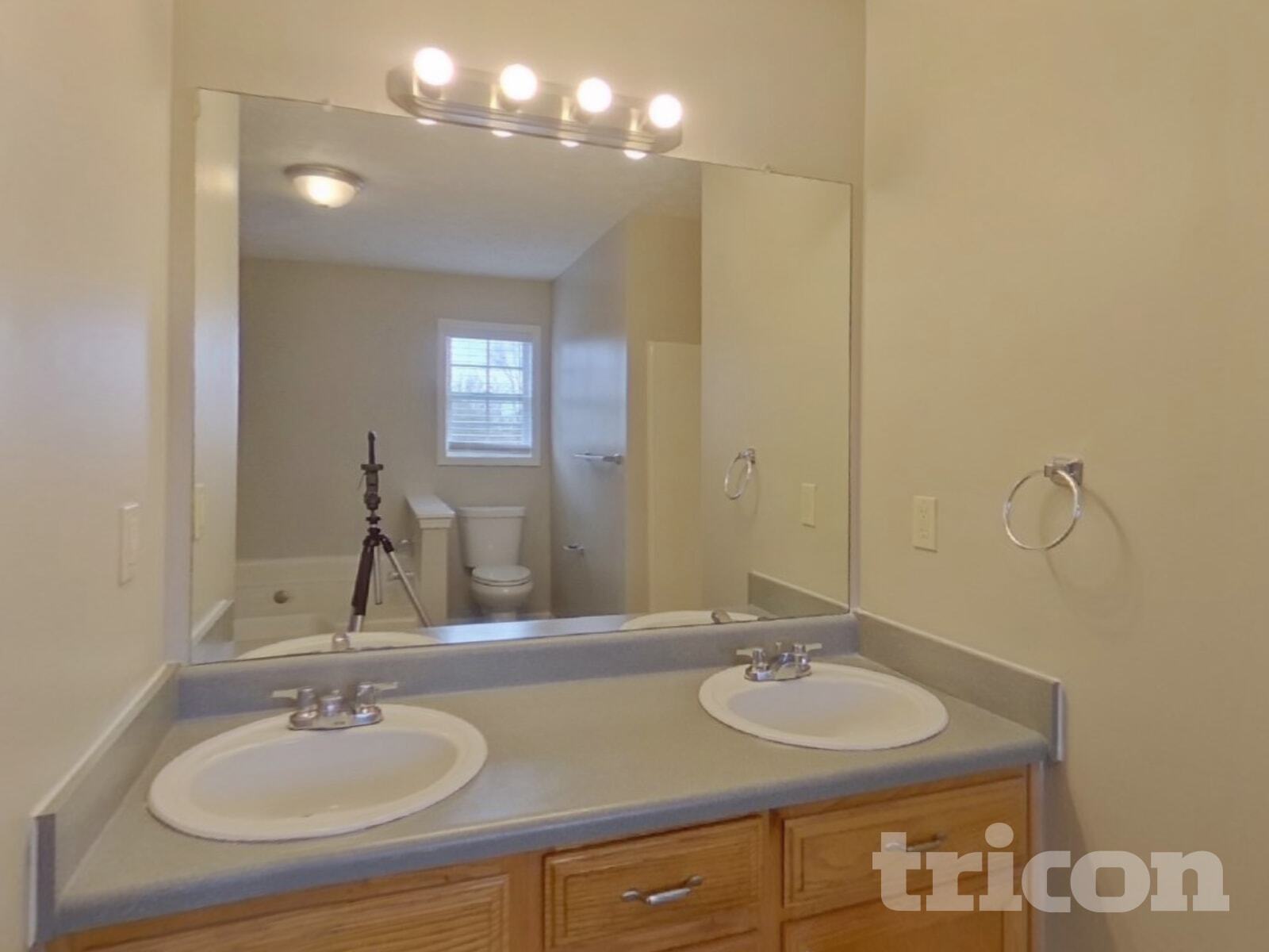 Building Photo - 514 Trinity Tr