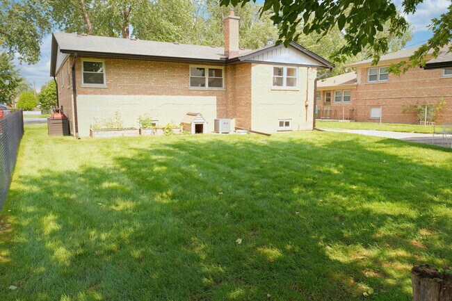 Building Photo - 9944 Cook Ave