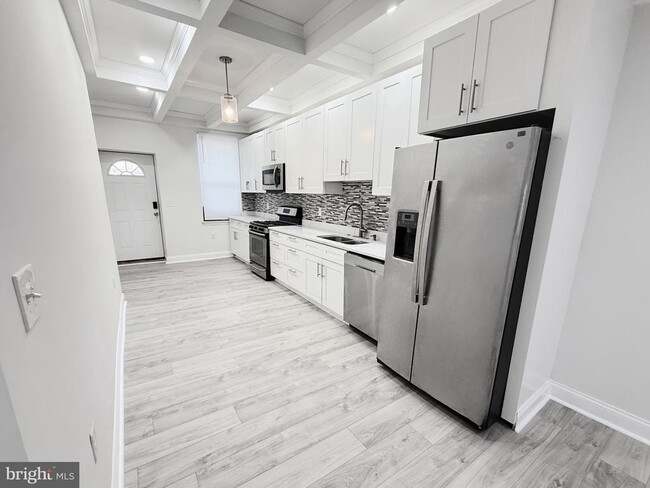 Building Photo - 714 Dolphin St