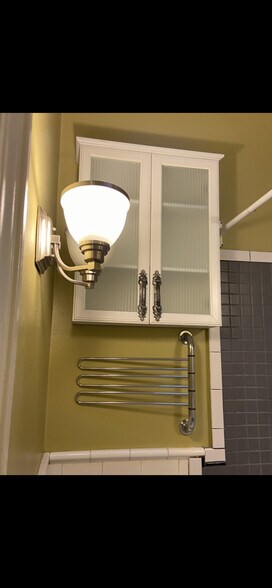 Building Photo - 498 Madison Ave