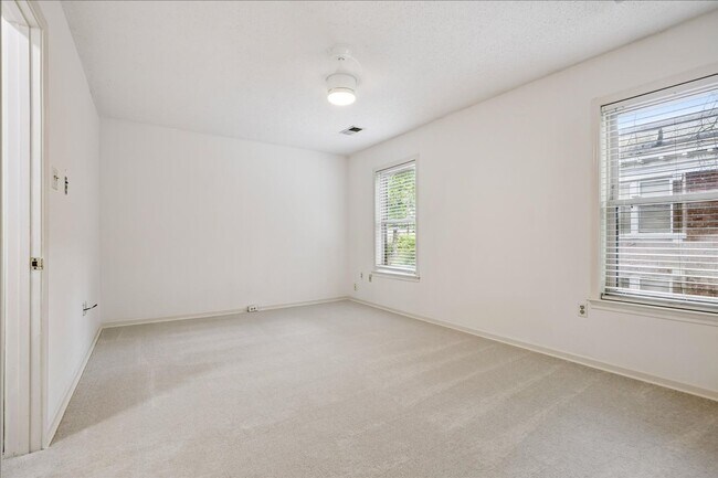 Building Photo - 1694 Belvedere Ct
