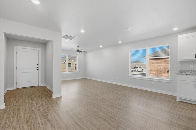 Building Photo - Available May 29 | $2,550 – Hampton Hills Living Near Stargate
