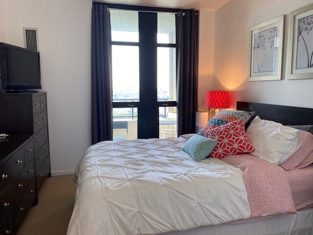 Building Photo - 1255 S State St