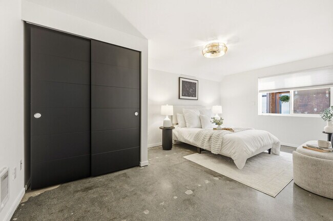 Building Photo - 7922 9th Ave SW