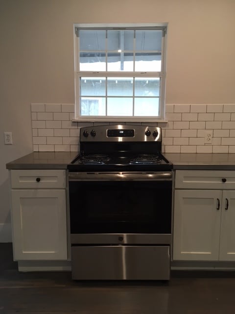 Brand new stainless steel stove - 1131 W Lynwood Ave