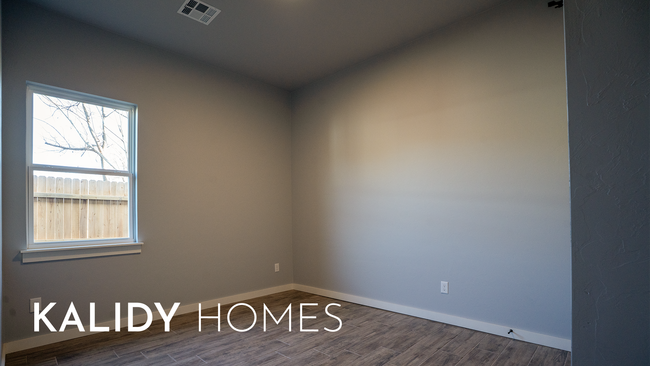 Building Photo - 308 W 3rd St