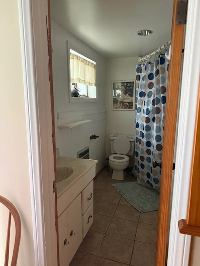 Building Photo - Spacious 3BD + Loft Log Home in June Lake | 2,200 SF | Rustic Charm & Privacy – $3,200/Month