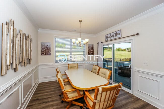 Building Photo - 446 Secretariat Dr