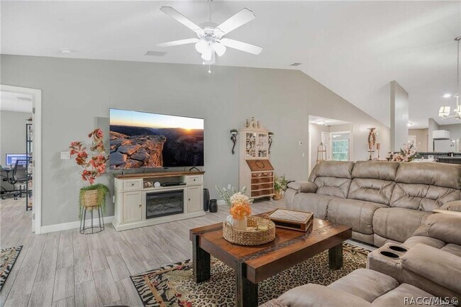 Building Photo - 2142 S Gleneagle Terrace