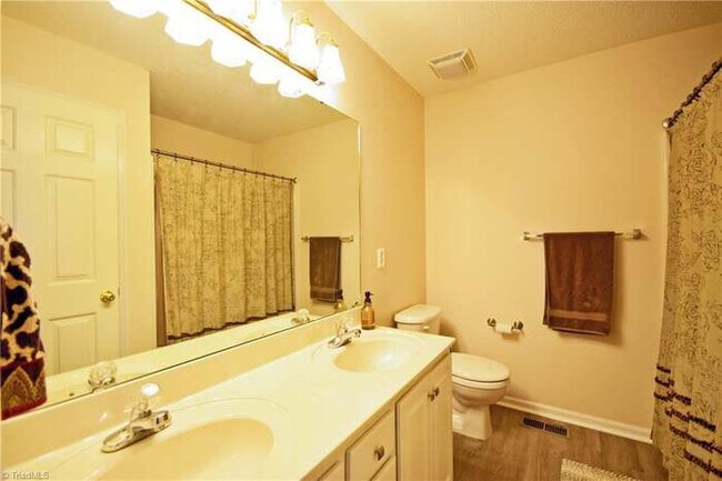 Building Photo - 4833 Lighthouse Ct