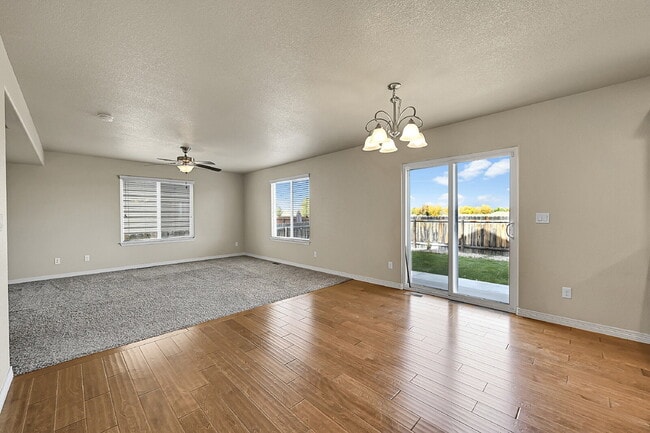 Building Photo - $2,145.00, 4-bed, 2.5-bath located in Colo...