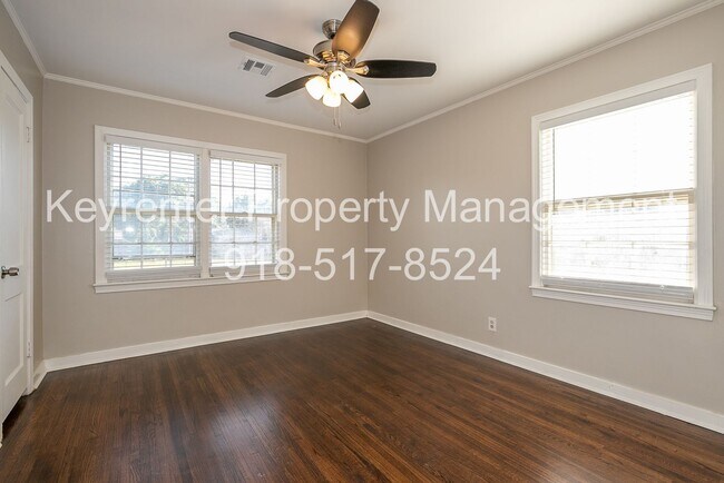 Building Photo - 1502 N Columbia Ave