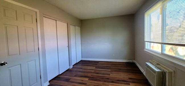 bedroom 2 - 1371 Monomoy St