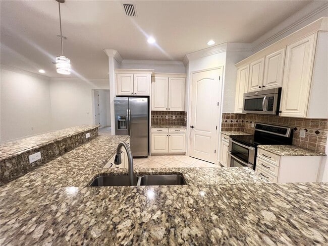 Building Photo - 8213 Prestbury Dr