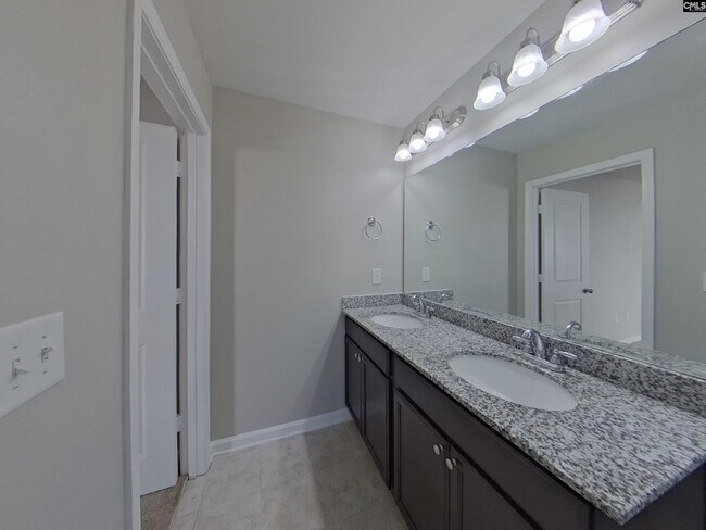 Building Photo - 474 Finch Ln