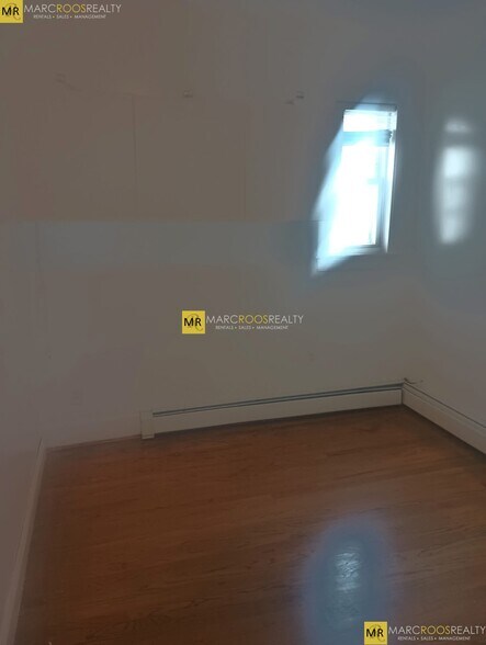 Building Photo - 319A Bennington St