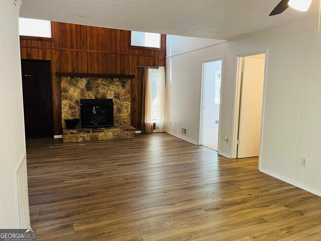 Building Photo - 2289 Roscoe Rd