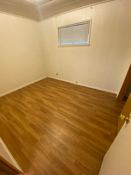 Building Photo - 211 N 16th Ave