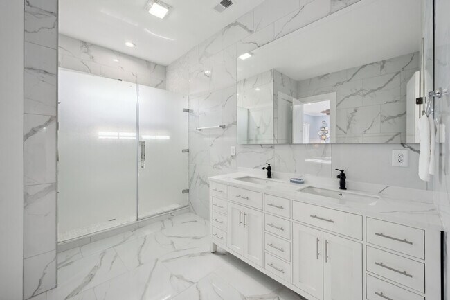 Building Photo - 509 Debordieu Blvd