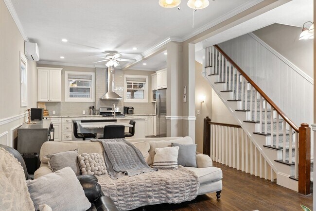 Primary Photo - 12 Colebrook St
