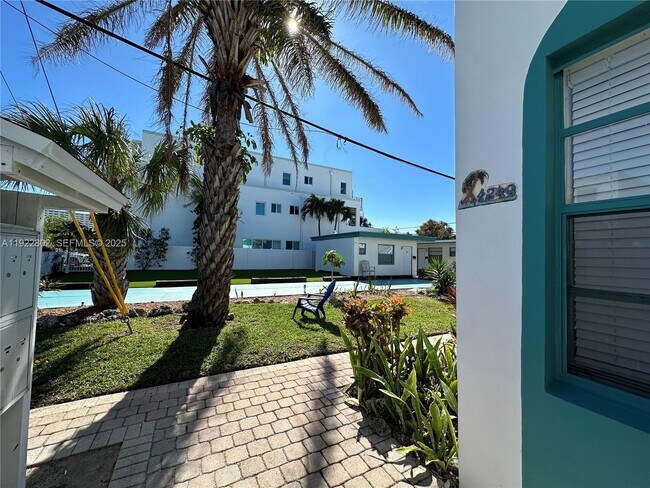 Building Photo - 4249 Bougainvilla Dr