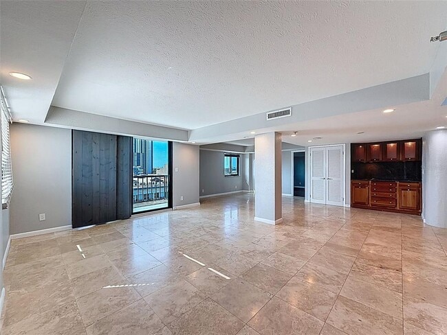 Building Photo - 201 W Laurel St