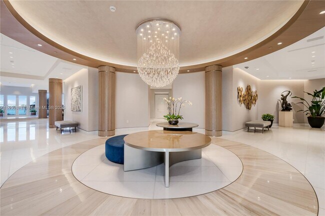 Building Photo - 888 Brickell Key Dr