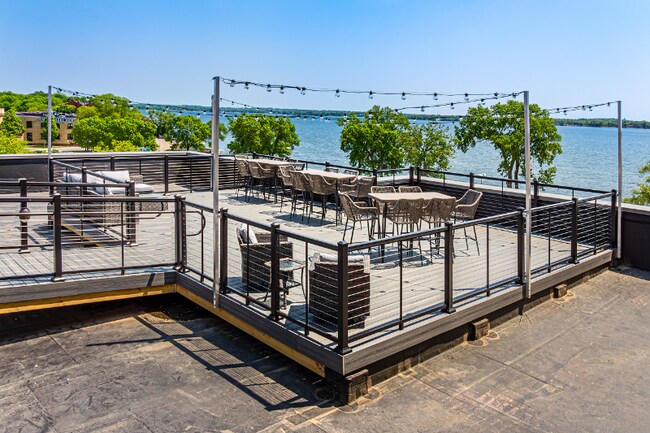 Building Photo - 327 E Wilson St