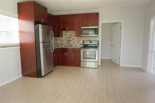Building Photo - 14026 E Parsley Dr