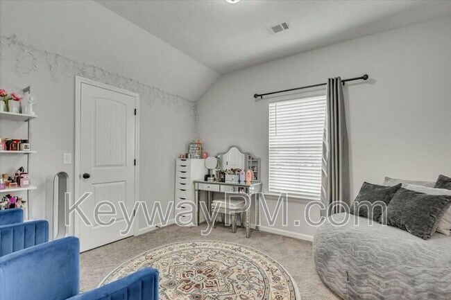 Building Photo - 1044 Mulford Lp
