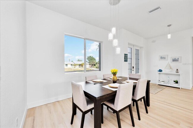 Building Photo - 6146 Grandeur St