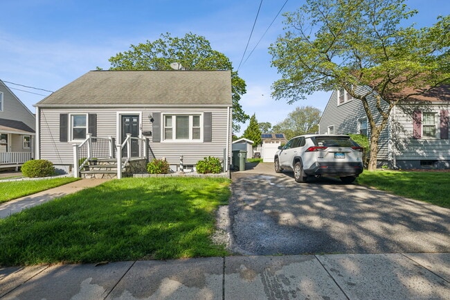 Primary Photo - 19 S Kerema Ave