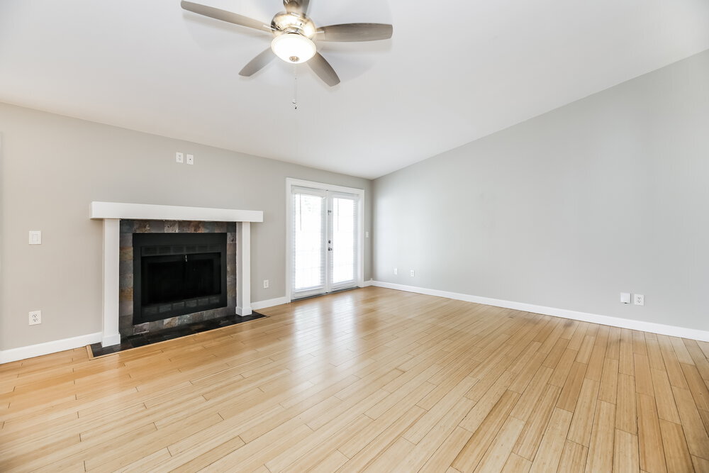 Building Photo - 3013 Hampstead Dr