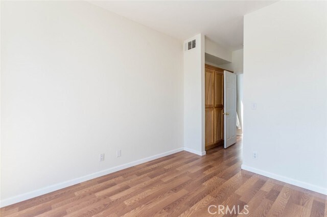 Building Photo - 14948 Moorpark St