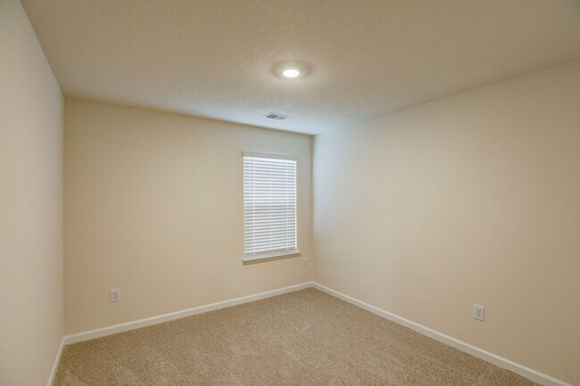 Building Photo - NEW CONSTRUCTION - 5 BDRMS, 3 BTHS, JOHNSON CITY