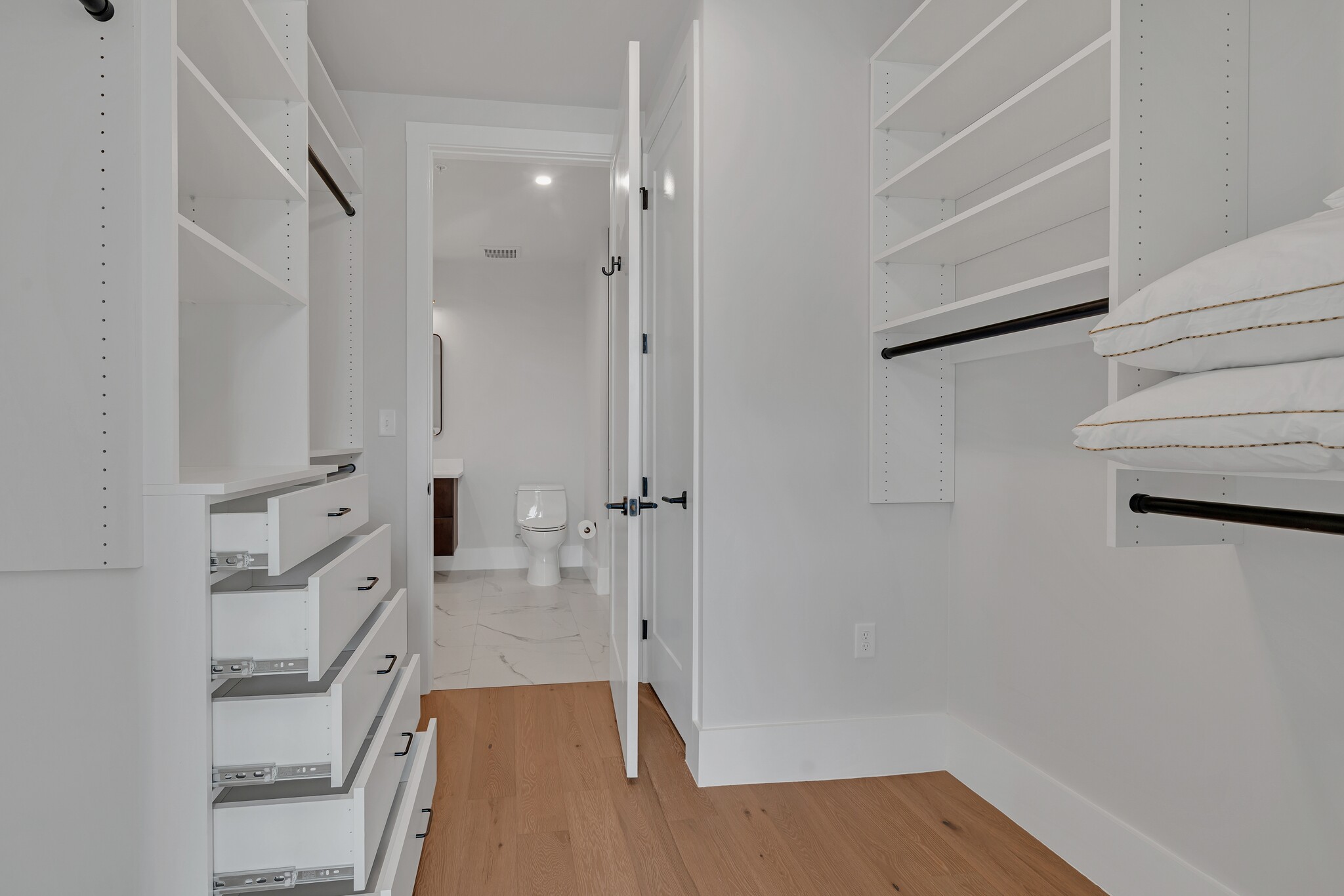 Building Photo - 321 31st Ave N