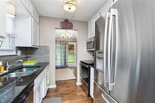 Kitchen - 919 NE 112th Ter