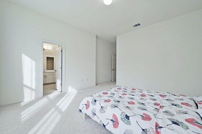 Building Photo - 6725 Denia Dr