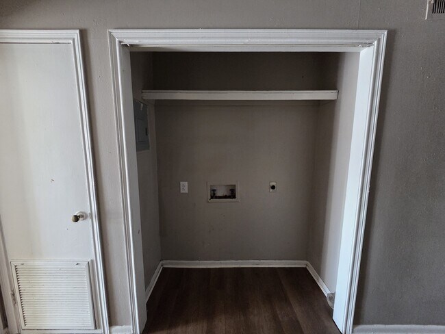 Building Photo - 204 Cantal Dr