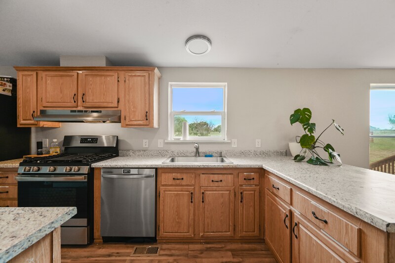 Building Photo - 5520 Coyote Ln
