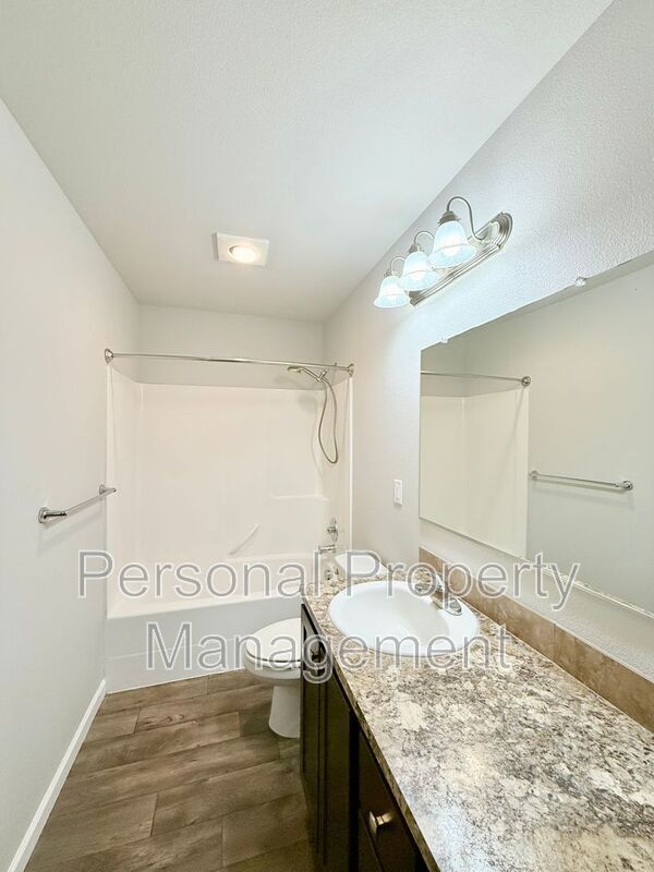 Building Photo - 12600 NE 49th St