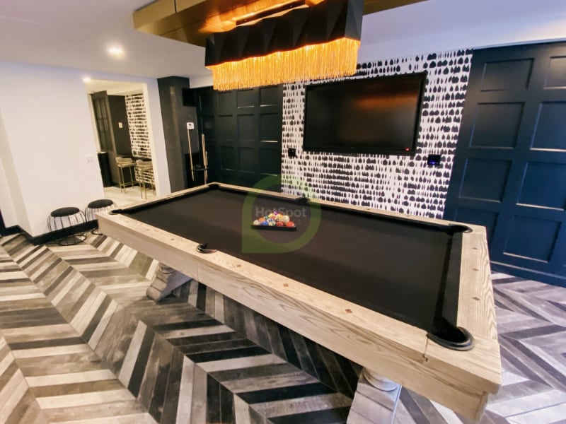 Building Photo - 903 N State St