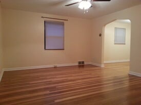 Building Photo - 118 Mount Lebanon Blvd