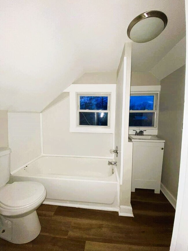 Building Photo - 12502 Forest Ave