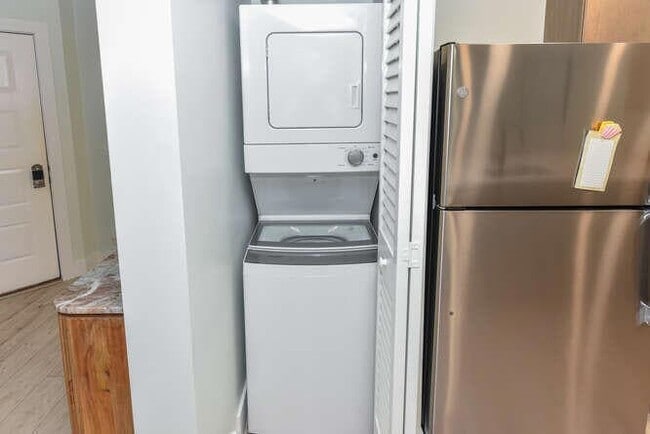 Building Photo - 1605 S US Hwy 1