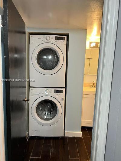 Building Photo - 8004 SW 149th Ave