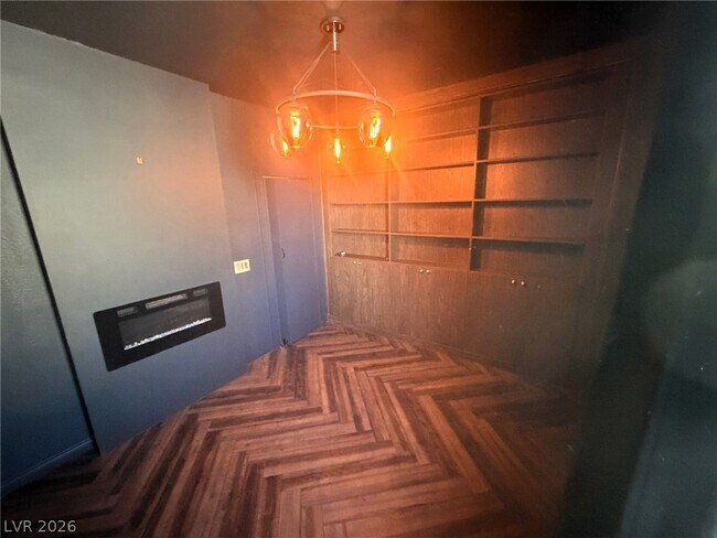 Building Photo - 10025 Desert Bighorn Ct