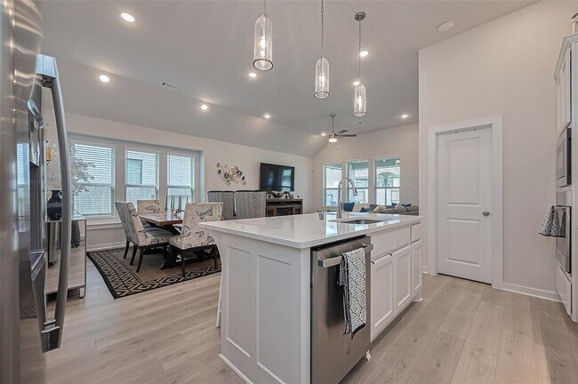 Building Photo - 4910 Tan Briar Dr