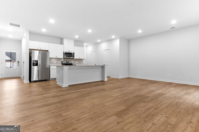 Building Photo - 1105 Holland Rose Dr